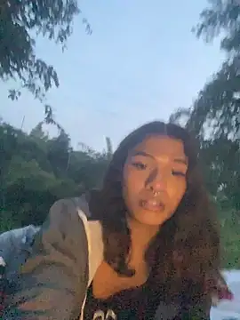 cam11 07 online show from March 27, 11:28 pm