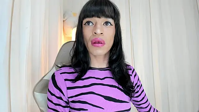 Alanakimura  online show from January 13, 8:17 pm