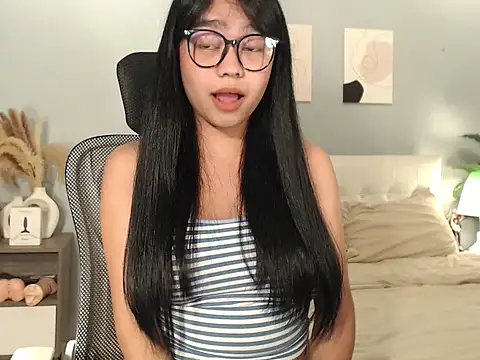 HotAsianGabby69 online show from April 10, 6:30 am