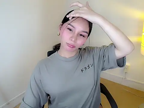 holly tabby online show from January 5, 9:07 pm