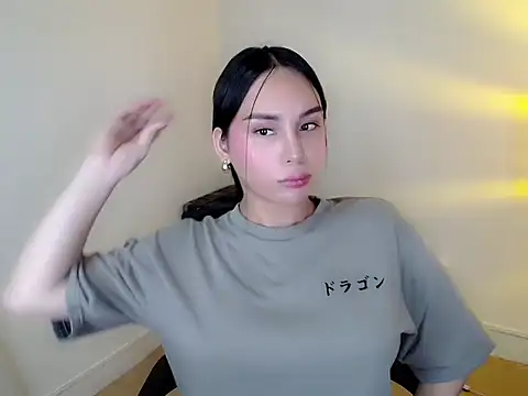 holly tabby online show from March 26, 8:12 pm