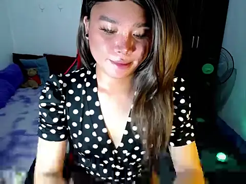 Urassiansweetcummer online show from April 15, 7:58 pm