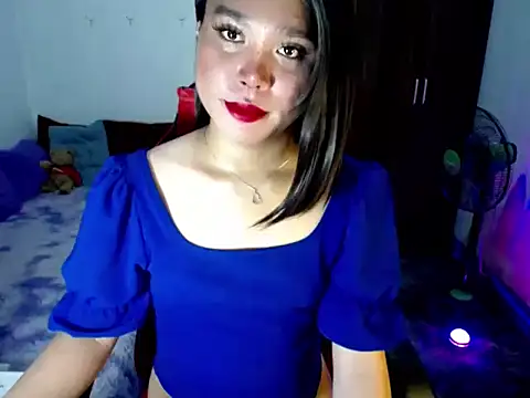 Urassiansweetcummer online show from April 22, 4:08 am