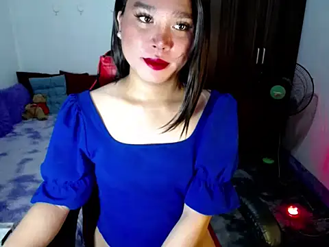 Urassiansweetcummer online show from April 24, 1:52 am