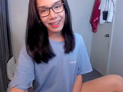 lucyshanex online show from October 11, 9:50 pm