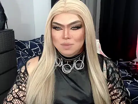 michellevixen922 online show from November 3, 7:35 pm