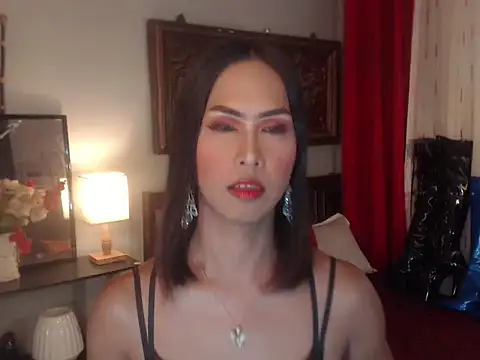 Nathalieheartt online show from December 3, 6:17 am