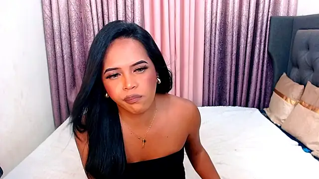 Snapshot of Lorainnelustts chatting on October 29, 3:26 am Lorainnelustts online show from October 29, 3:26 am