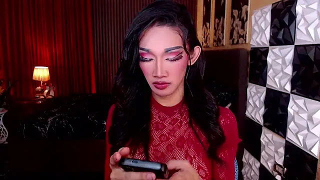 lhexiecollins online show from April 13, 12:42 pm