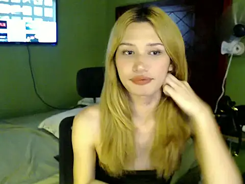 Snapshot of SerenaCortesi chatting on October 10, 9:49 pm SerenaCortesi online show from October 10, 9:49 pm