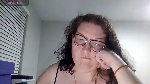 emberlynnix online show from July 22, 5:11 am