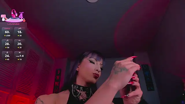 Draculairis online show from April 3, 9:35 pm