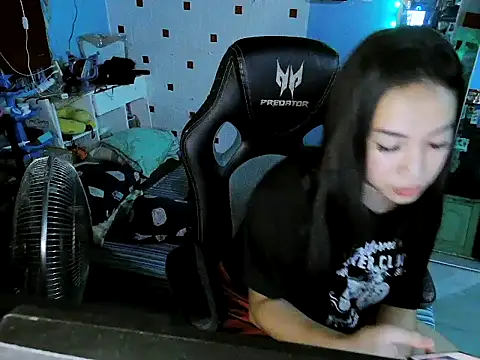 NicoleRoseTS online show from December 2, 6:00 pm