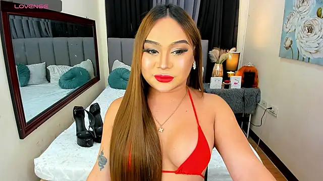 ZiaFamurri online show from May 10, 8:47 pm