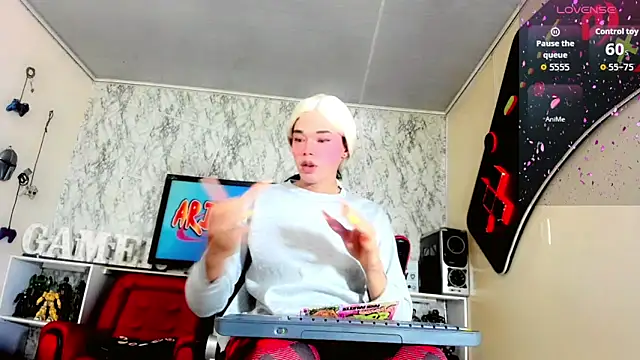 Madison Mujica online show from October 25, 11:38 am