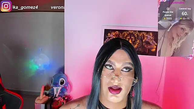 Sweetveronik 44 online show from April 11, 7:45 am