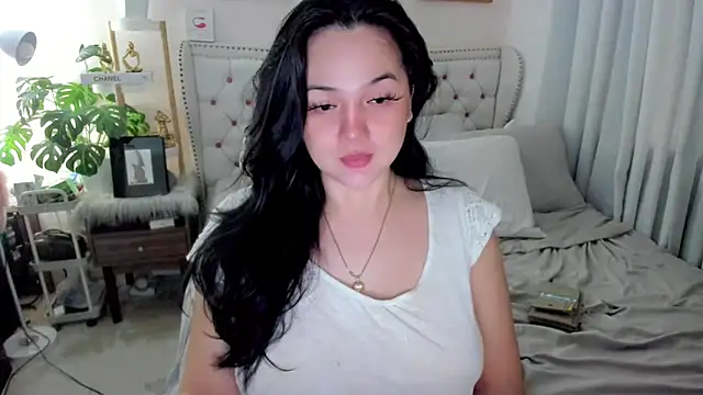 SweetHoney369 online show from September 26, 1:46 am