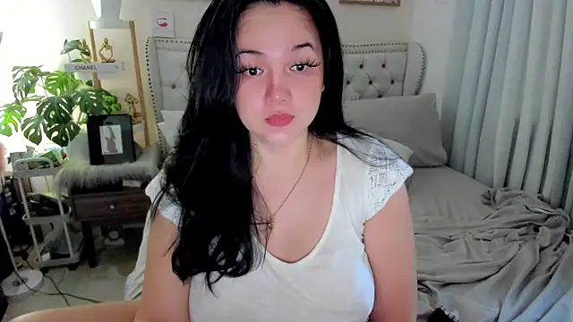 SweetHoney369 online show from September 28, 2:43 am
