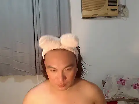 asianayumi online show from February 2, 3:00 pm