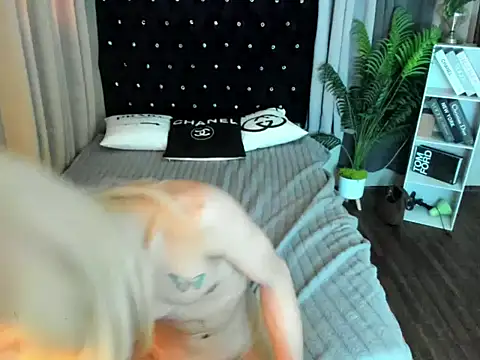 samantha fox8 online show from September 21, 4:29 am