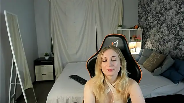 Laila Blarr online show from December 23, 10:52 am