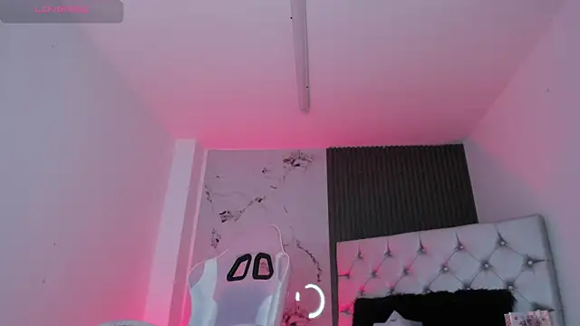 chloesagee online show from November 9, 12:44 am