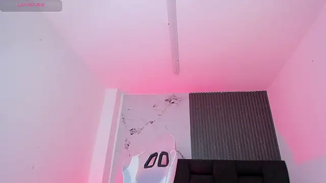 chloesagee online show from February 26, 11:32 pm