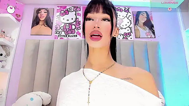 Snapshot of Ariana_Keyss chatting on October 17, 3:21 am Ariana Keyss online show from October 17, 3:21 am