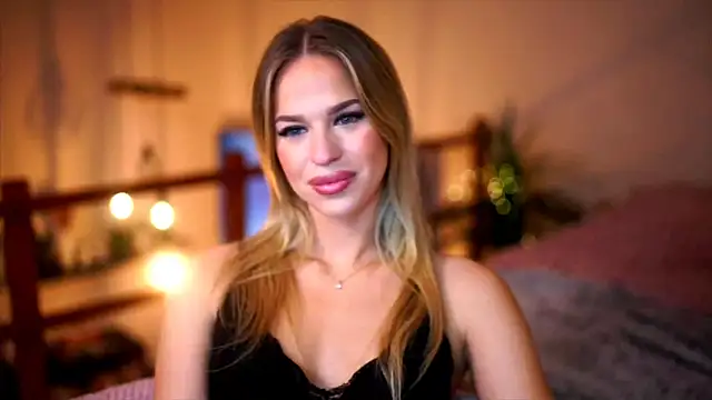 Emilyvanroessel online show from November 6, 5:13 pm