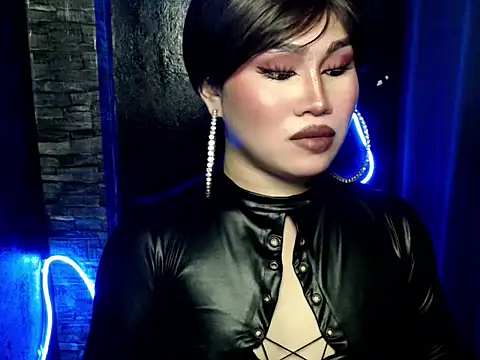 pretty lassy online show from October 27, 11:07 am