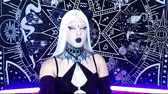 naomi satan online show from April 17, 11:17 pm