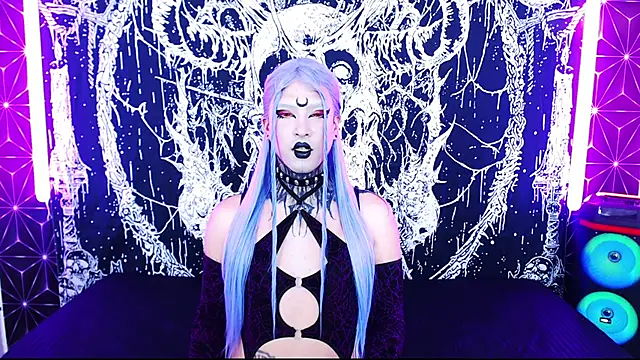 naomi satan online show from April 24, 11:08 pm