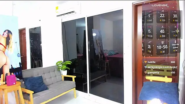 zou quira online show from January 15, 1:15 am