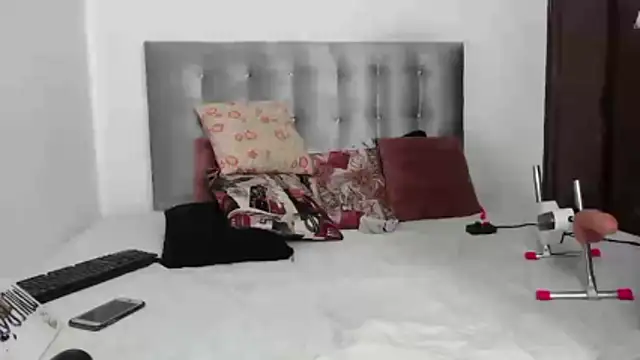 DaiishaWolf online show from December 14, 8:04 pm