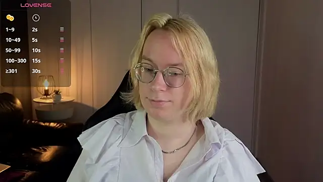 Amanda Butlerr online show from July 19, 3:27 pm