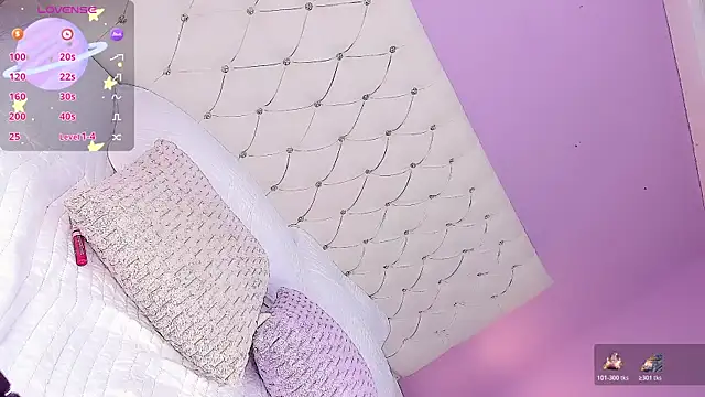 DaniielaV online show from December 4, 1:37 pm