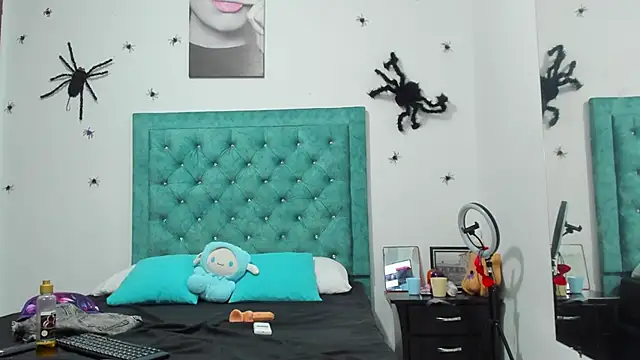 Rihanna hotx online show from October 21, 4:47 am