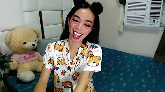 Snapshot of diamondnaked_ chatting on October 13, 7:36 pm diamondnaked  online show from October 13, 7:36 pm