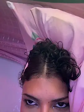 luluzinhax online show from April 8, 5:09 am