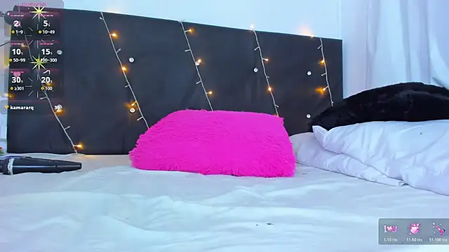 Danaa moore  online show from November 4, 10:09 pm