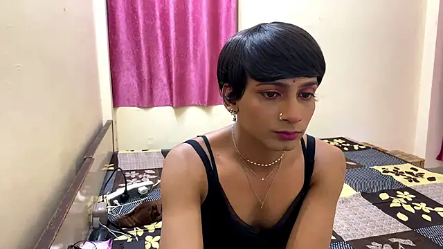 LuvLayla online show from September 18, 6:02 pm