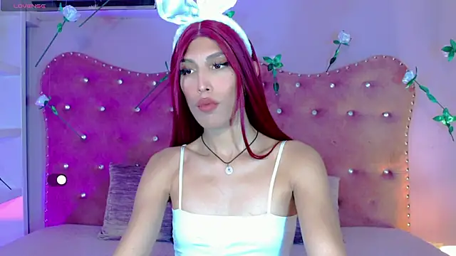 Honey Moontsts online show from February 20, 6:19 am