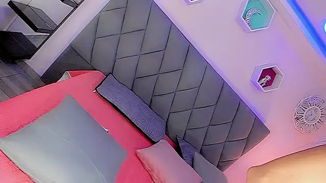 Amira Ember online show from February 15, 8:51 pm