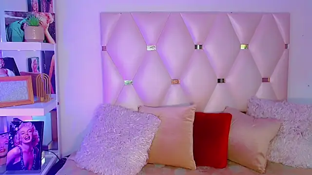 Daphnne Foxx online show from October 1, 8:53 pm