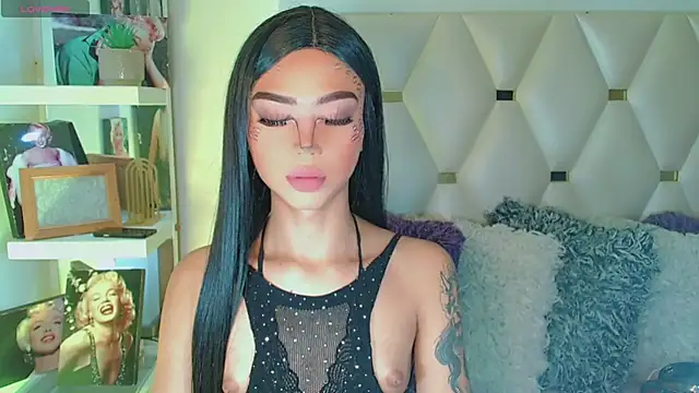 Daphnne Foxx online show from October 10, 9:38 pm