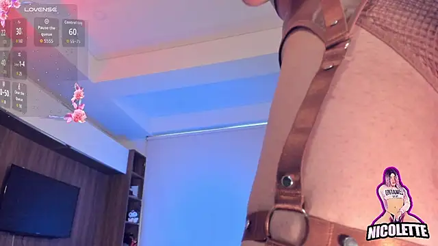 nicolette tay online show from April 8, 3:57 pm