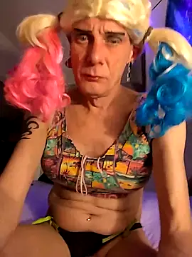 Lollacum3l online show from April 30, 6:23 pm