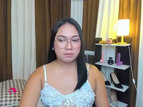 TsUncutKaren online show from October 1, 5:19 am