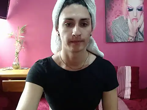 lola diez online show from September 8, 4:49 pm