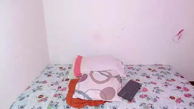 lorenacapelli online show from November 15, 11:52 am